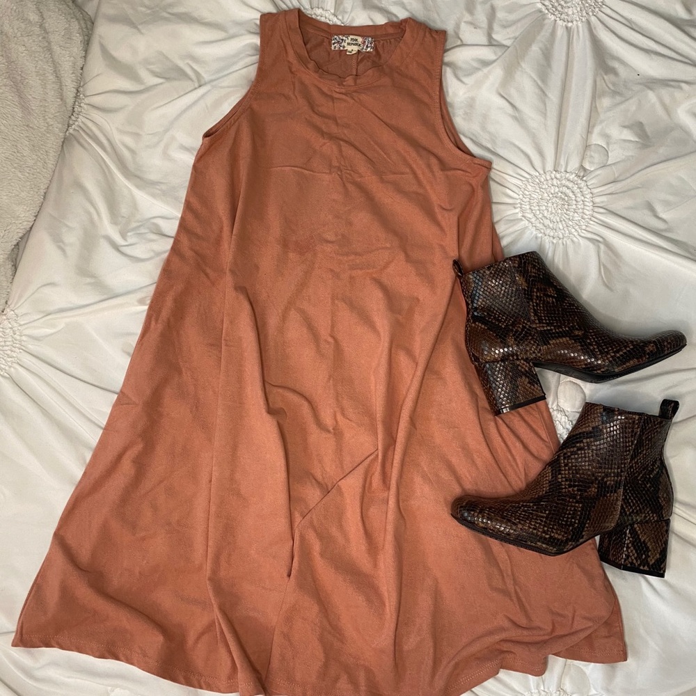 Mauve suede dress 🤍3 for $12